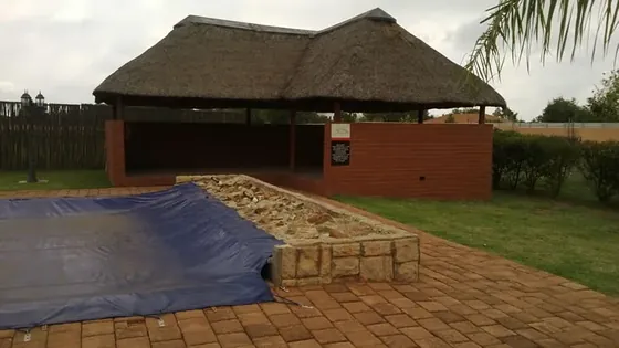 Outdoor entertaining area